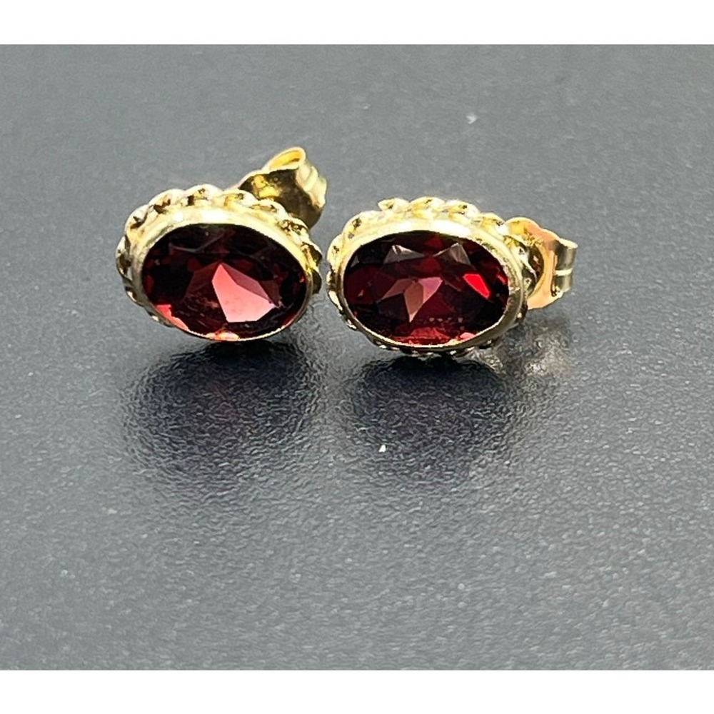 ZZ 585 Designer 14k‎ Yellow Gold Bezel Set Faceted Oval Garnet Stud Earrings